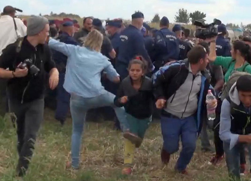 НИЈЕ КРИВА: Ослобођена мађарска сниматељка која је шутирала избеглице